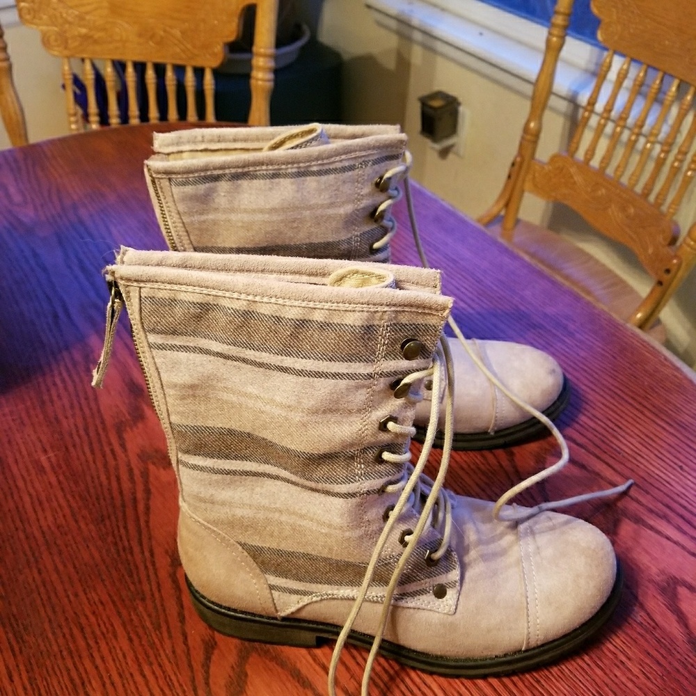 Roxy boots